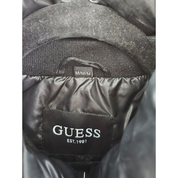 Guess Women's Puffer Coat Size Medium Shiny Black Winter Chic Cute Quilted Zip - Picture 2 of 8